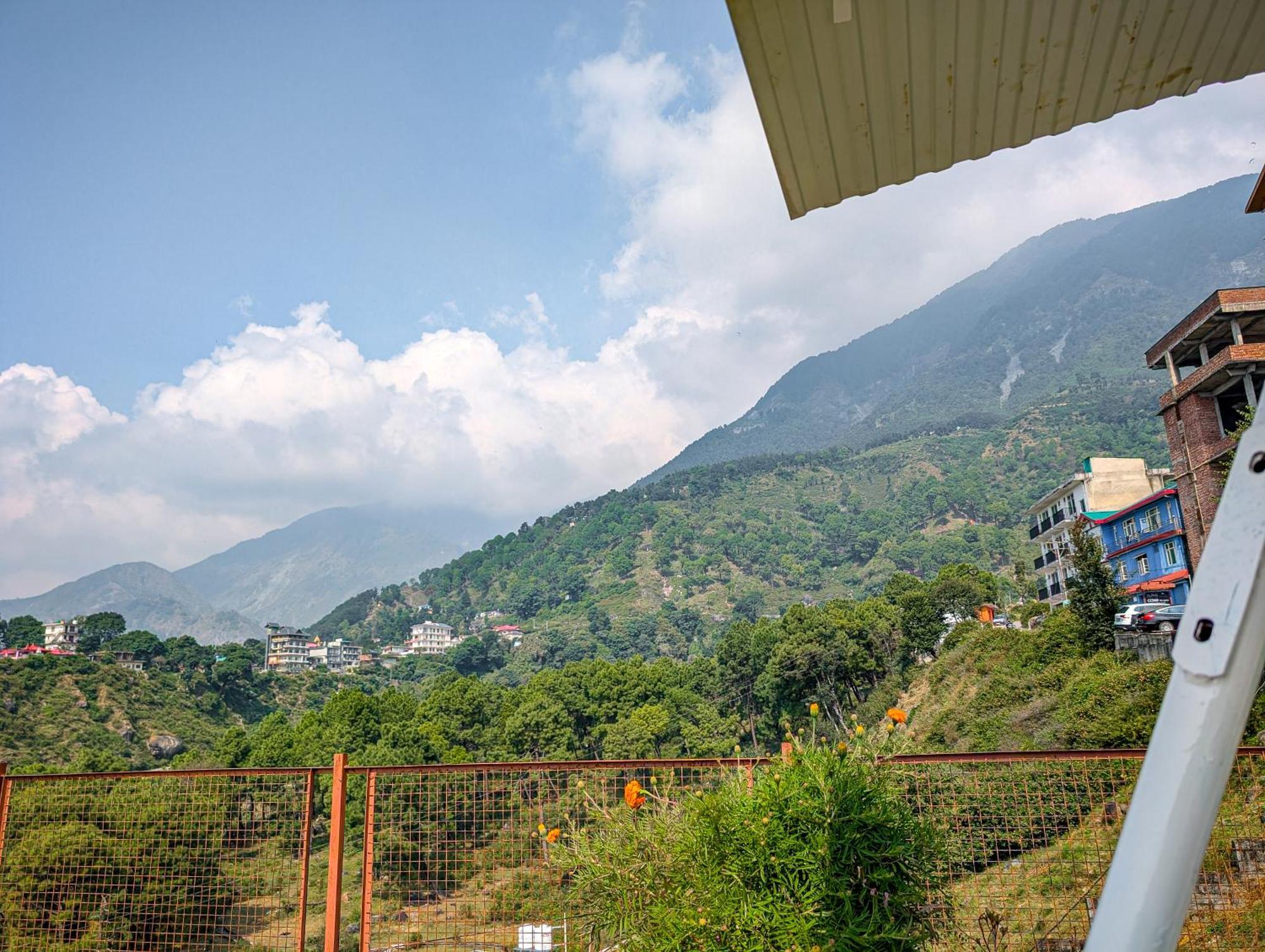 Hobo Hostel Dharamshala Extérieur photo